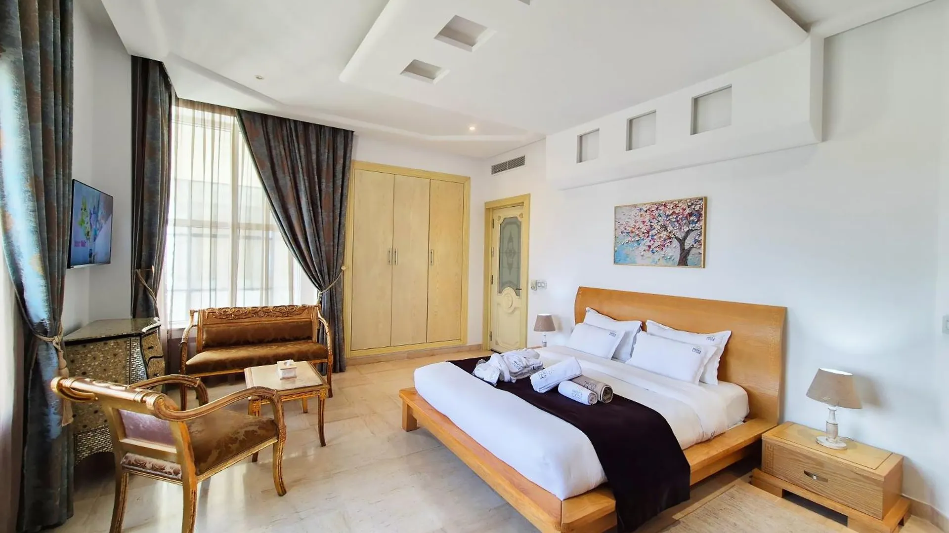 L'Orchidee - Villa De Luxe Avec Piscine Chauffee, Ascenseur Privatif Et Vue Sur Le Lac De Tunis