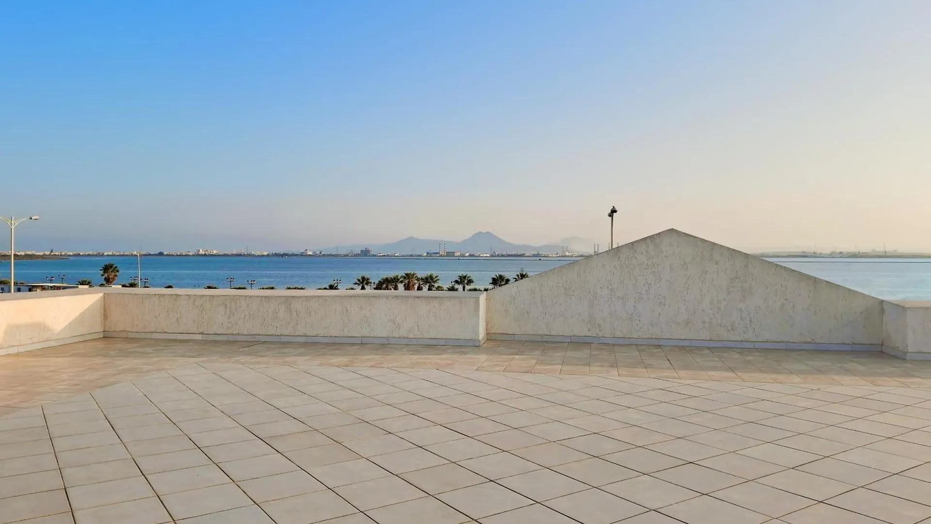 L'Orchidee - Villa De Luxe Avec Piscine Chauffee, Ascenseur Privatif Et Vue Sur Le Lac De Tunis Tunisia
