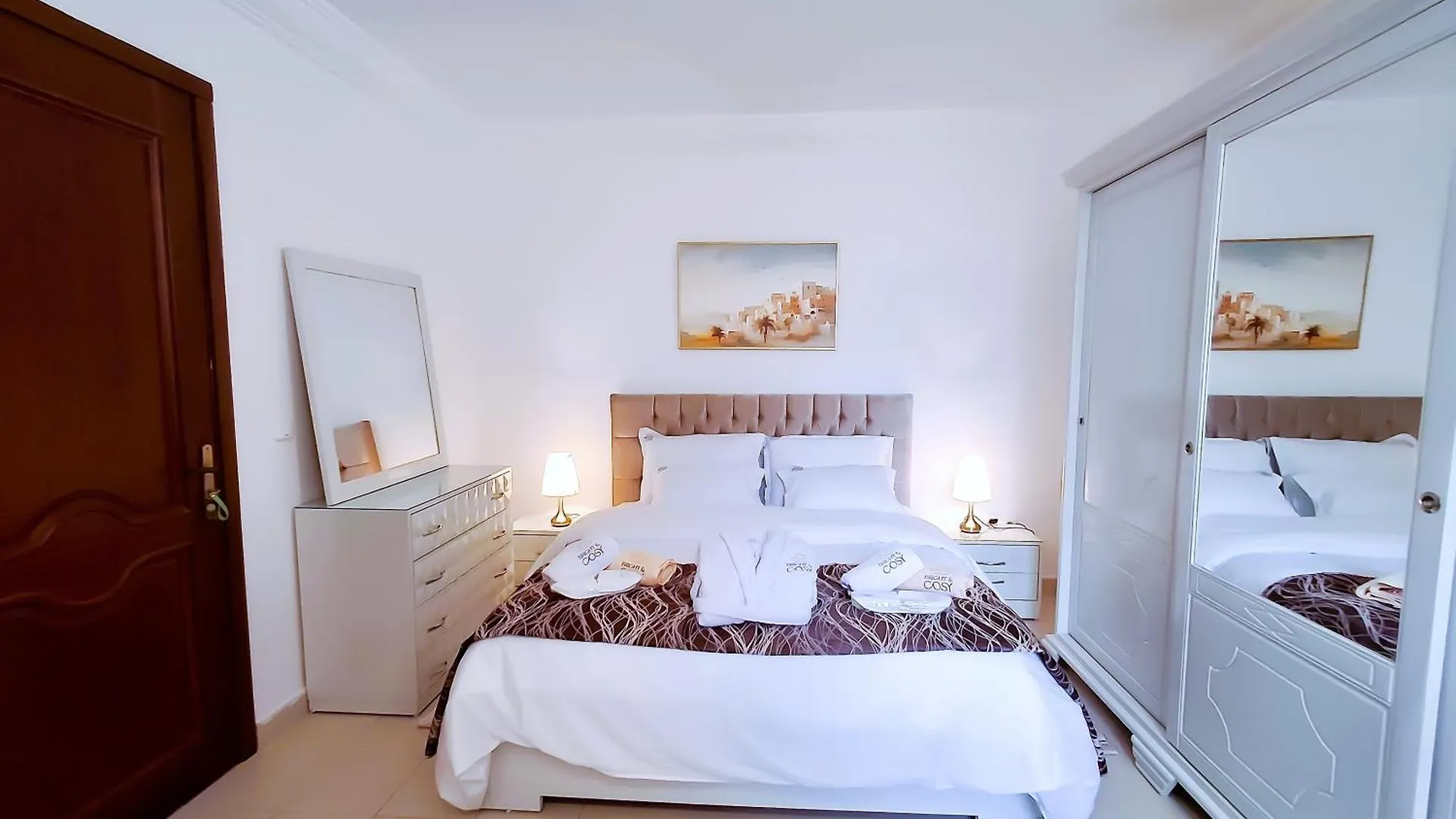 L'Orchidee - Villa De Luxe Avec Piscine Chauffee, Ascenseur Privatif Et Vue Sur Le Lac De Tunis
