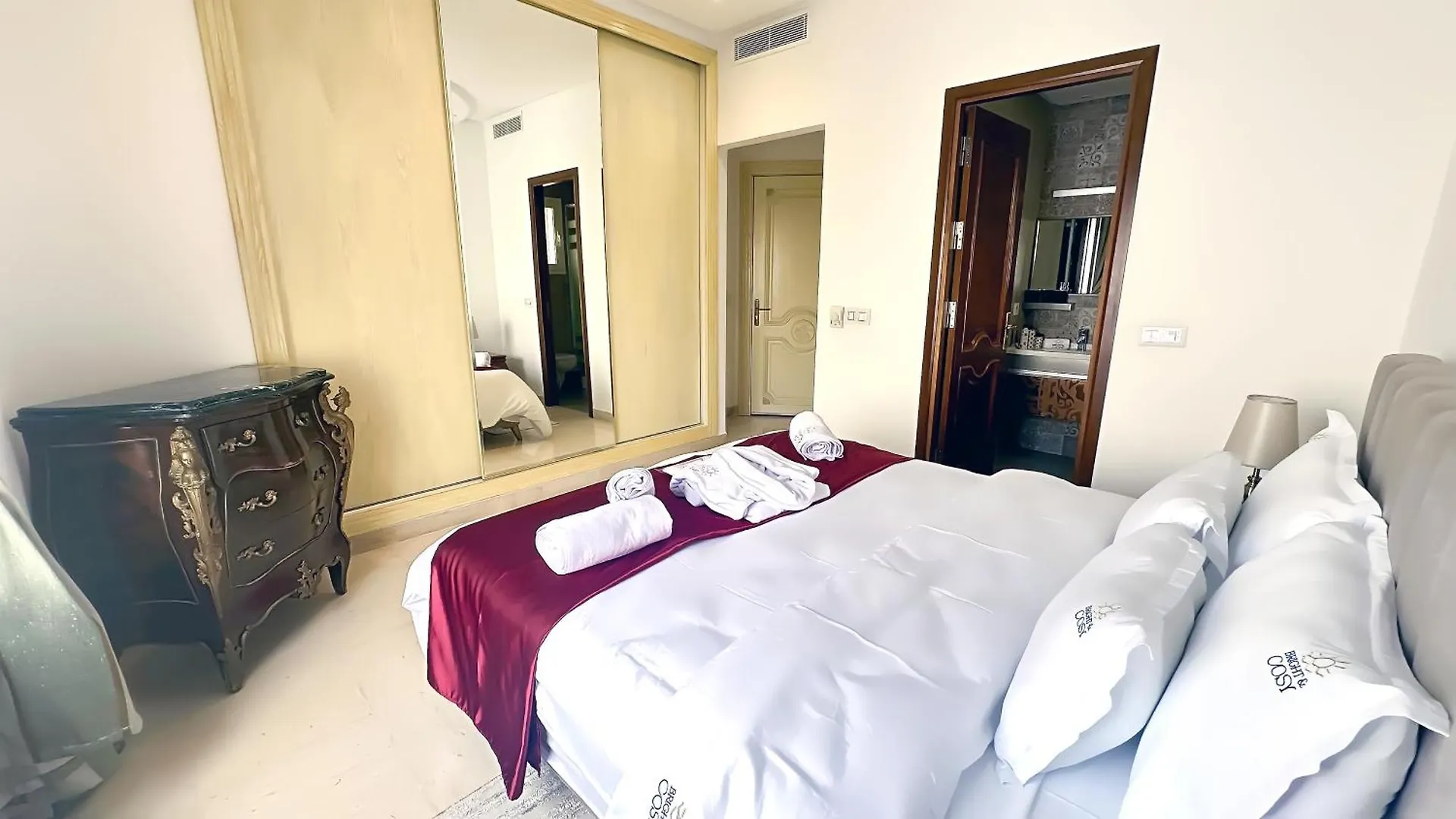 L'Orchidee - Villa De Luxe Avec Piscine Chauffee, Ascenseur Privatif Et Vue Sur Le Lac De Tunis