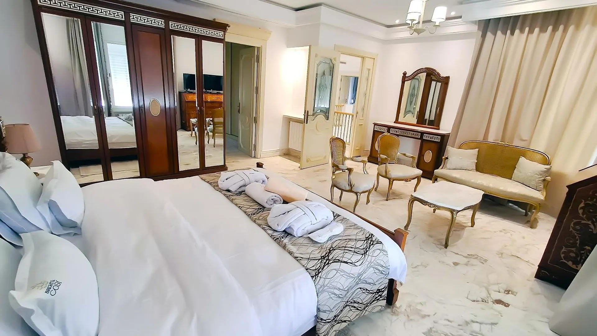 L'Orchidee - Villa De Luxe Avec Piscine Chauffee, Ascenseur Privatif Et Vue Sur Le Lac De Tunis 0*,  Tunisia