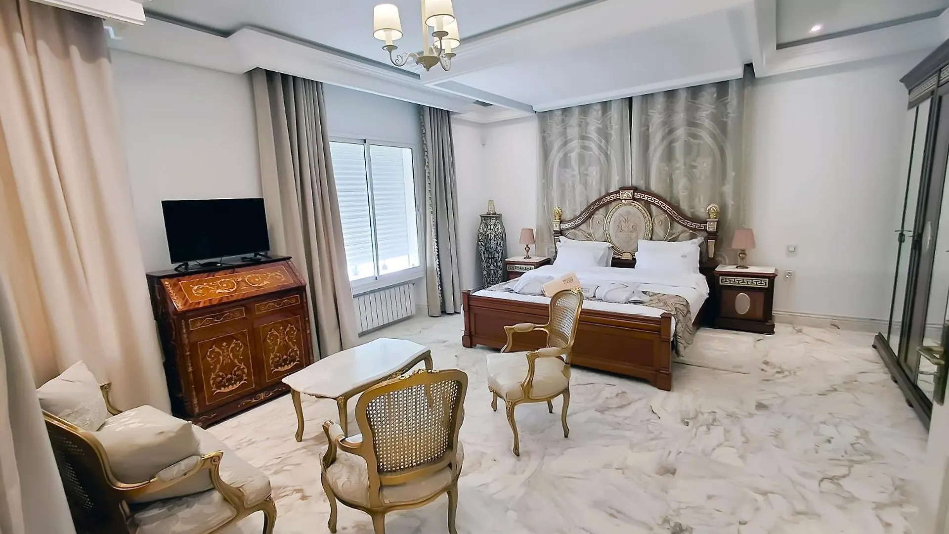 L'Orchidee - Villa De Luxe Avec Piscine Chauffee, Ascenseur Privatif Et Vue Sur Le Lac De Tunis