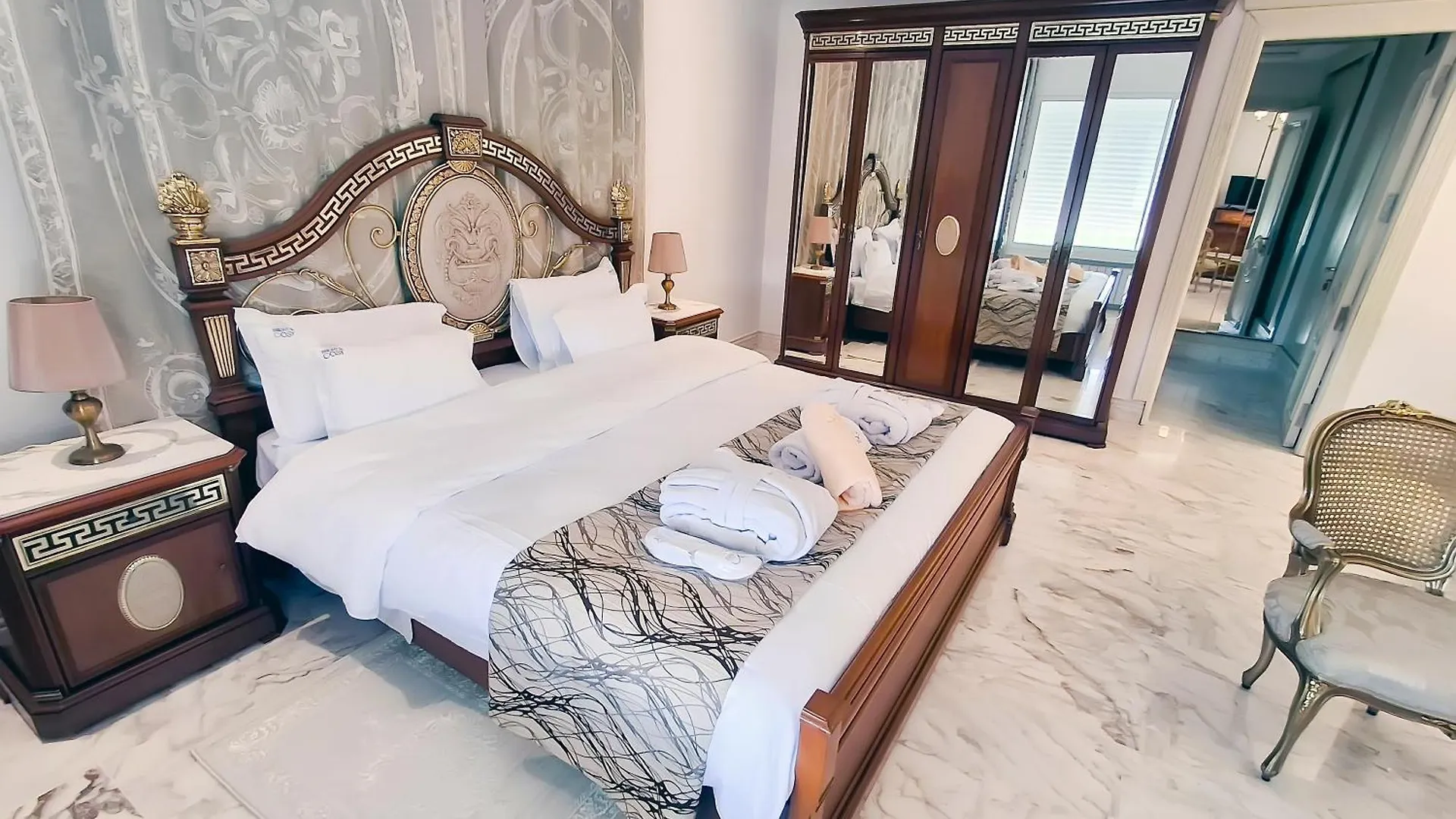 L'Orchidee - Villa De Luxe Avec Piscine Chauffee, Ascenseur Privatif Et Vue Sur Le Lac De Tunis