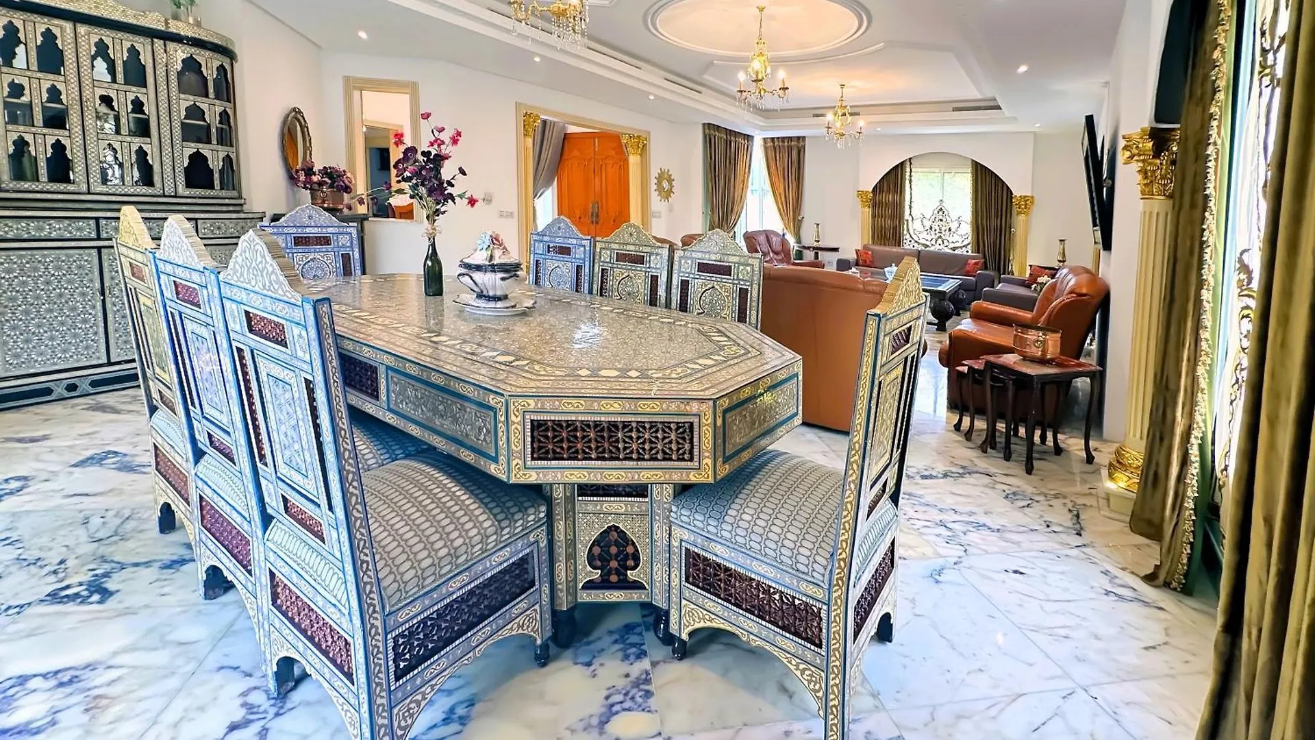 L'Orchidee - Villa De Luxe Avec Piscine Chauffee, Ascenseur Privatif Et Vue Sur Le Lac De Tunis