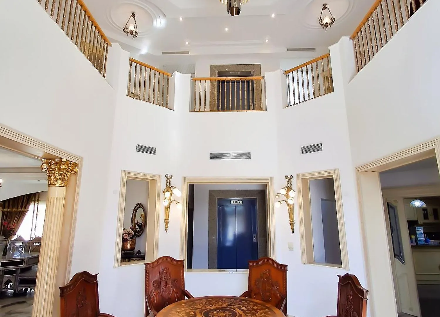L'Orchidee - Villa De Luxe Avec Piscine Chauffee, Ascenseur Privatif Et Vue Sur Le Lac De Tunis 0*,  Tunisia