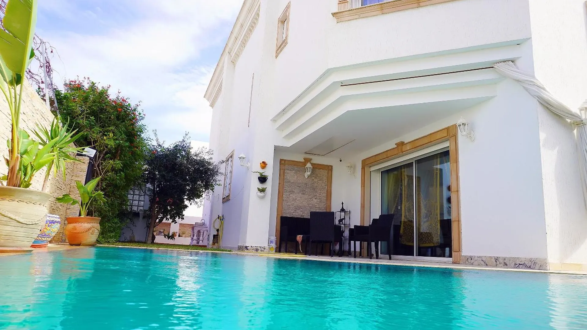 L'Orchidee - Villa De Luxe Avec Piscine Chauffee, Ascenseur Privatif Et Vue Sur Le Lac De Tunis Tunisia