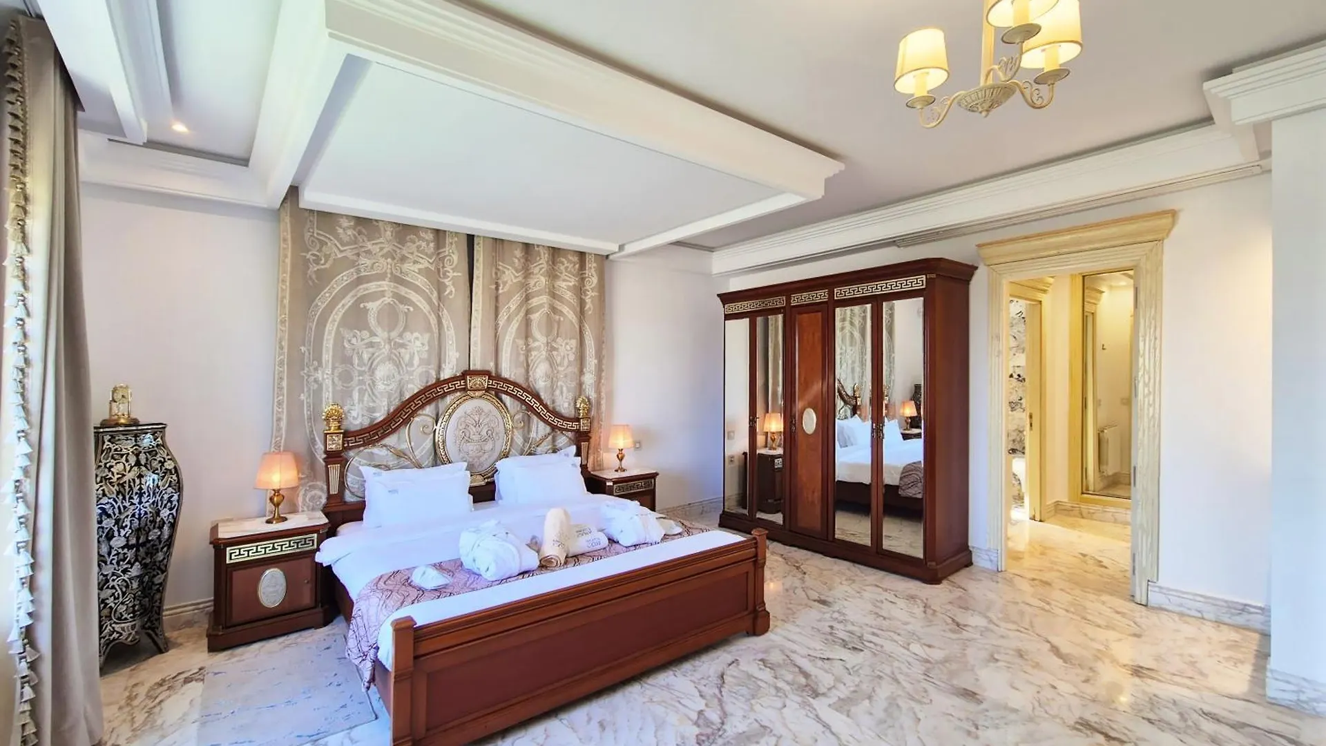 L'Orchidee - Villa De Luxe Avec Piscine Chauffee, Ascenseur Privatif Et Vue Sur Le Lac De Tunis 0*,  Tunisia
